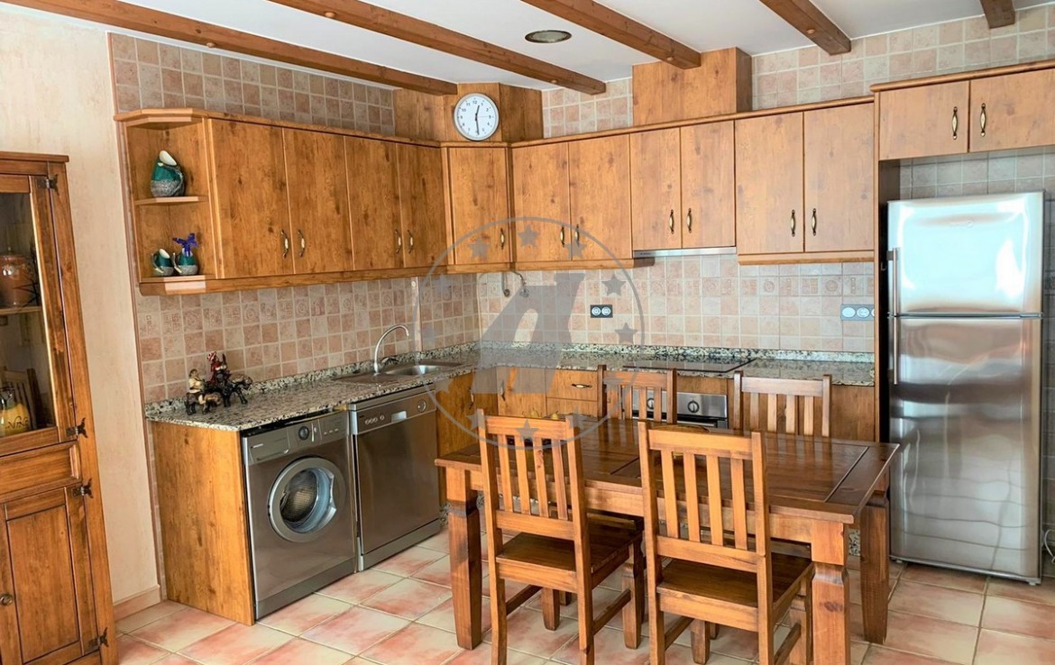 3ee23d00-d891-4575-a265-463880480fe3